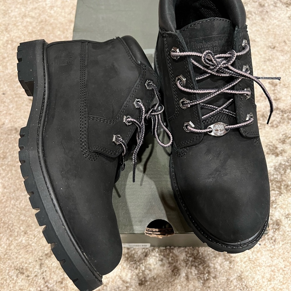 Black Timberland Ankle Boots - Like brand new - Barely worn once!